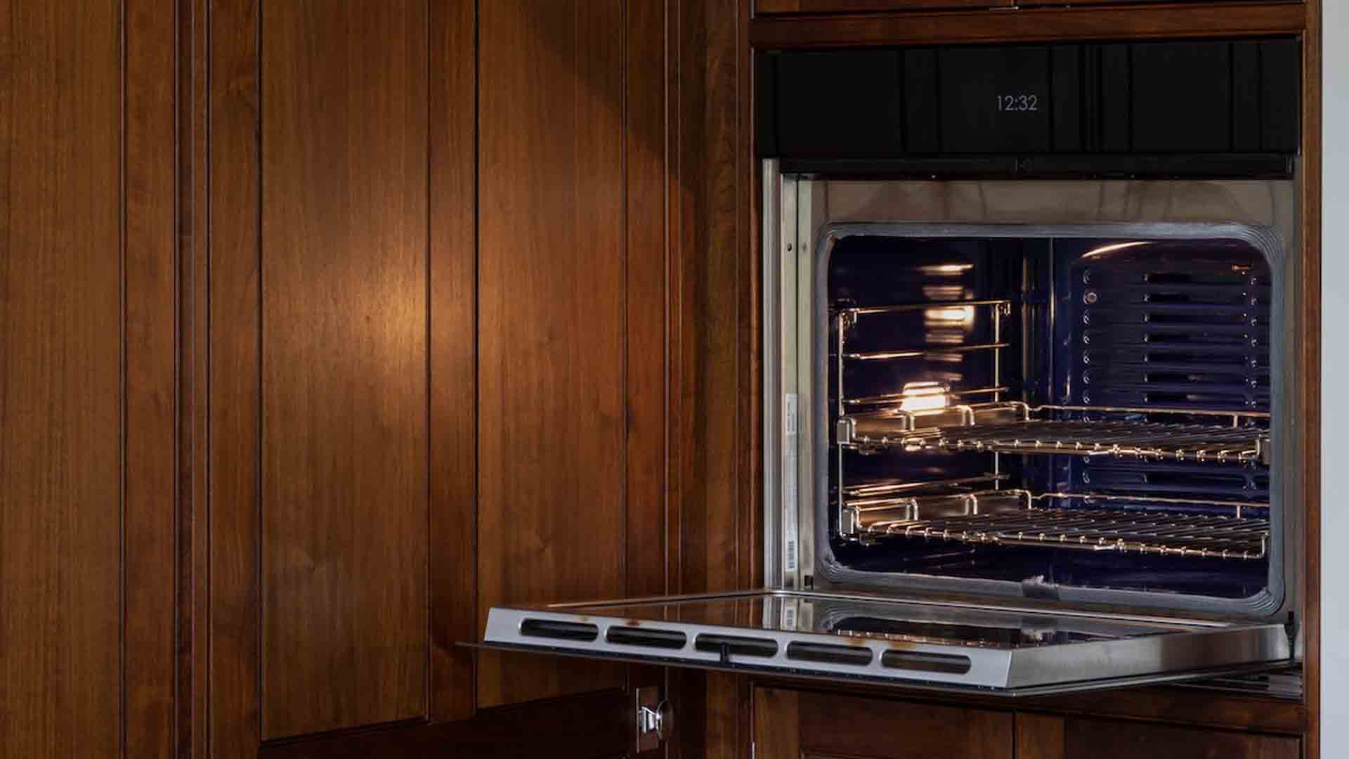Wolf Single Built-In Oven Appliance Repair Service | Wolf Appliance Repair Expert